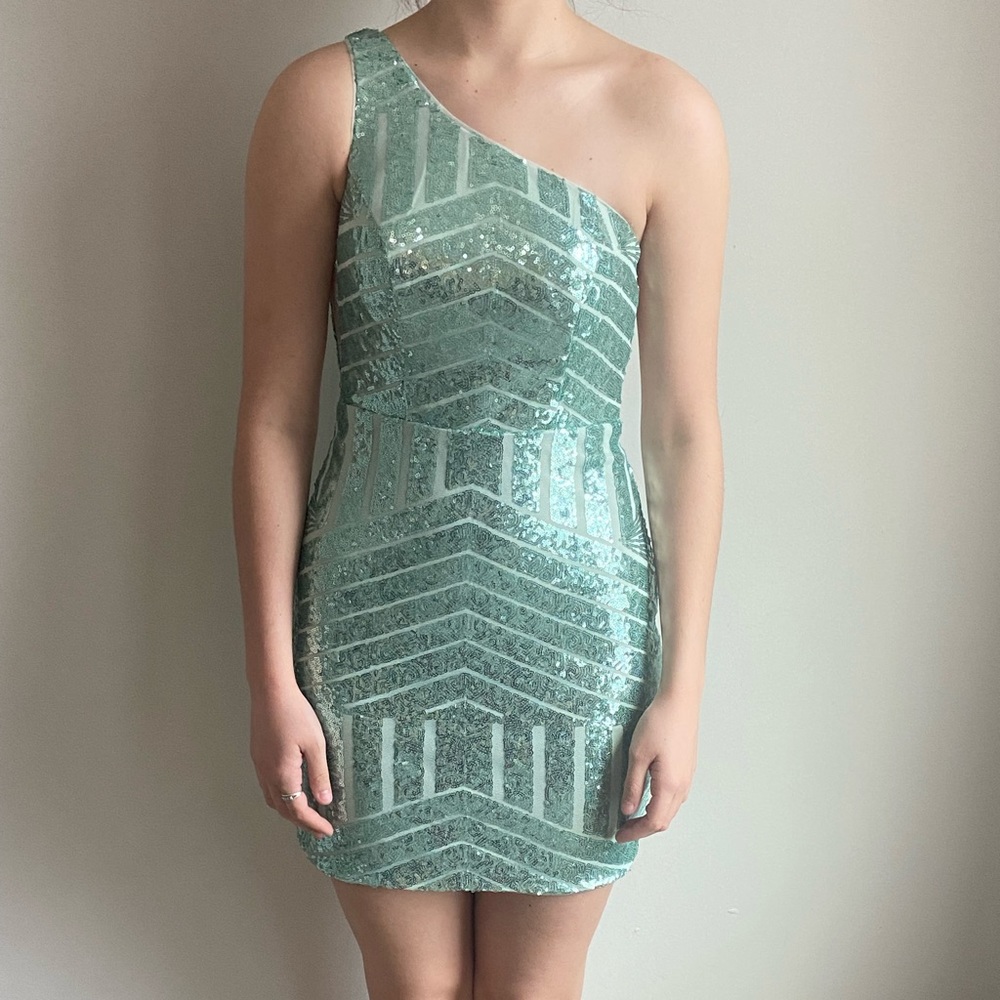 Formal dress sz small nwot